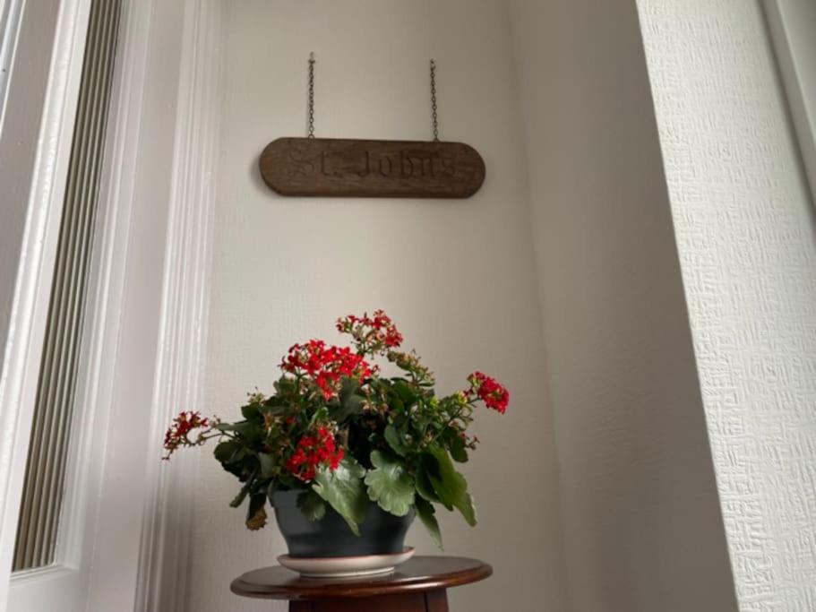St John'S Flat Spacious Accomodation Dalry  ภายนอก รูปภาพ